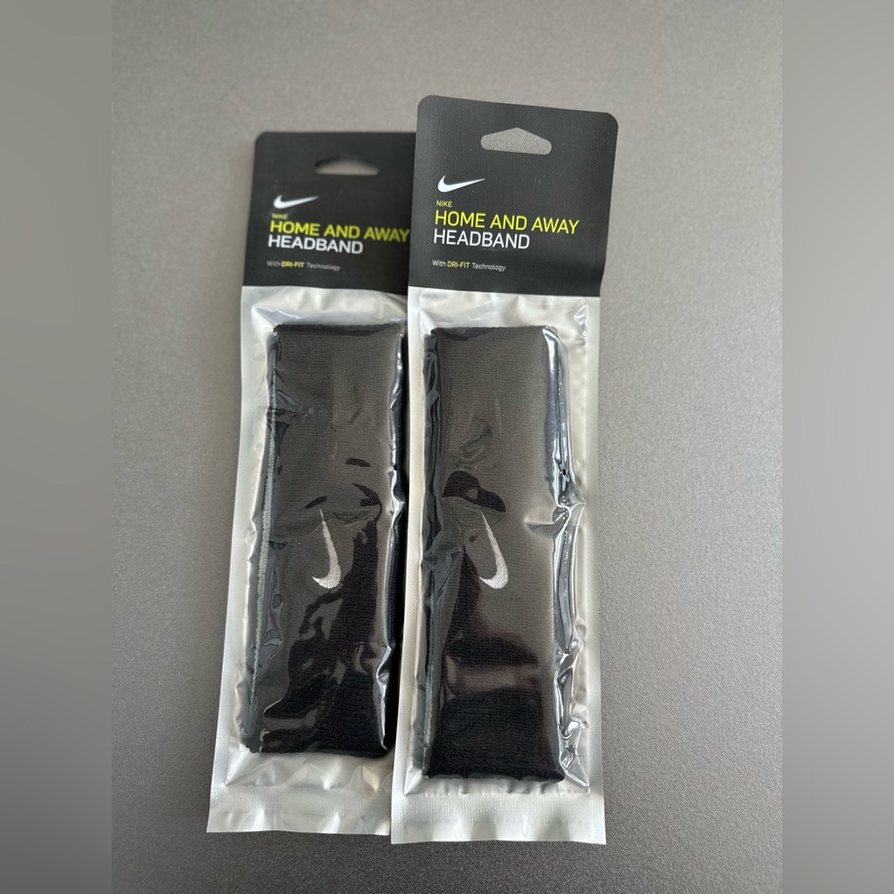 Nike Black Sweatbands (2)